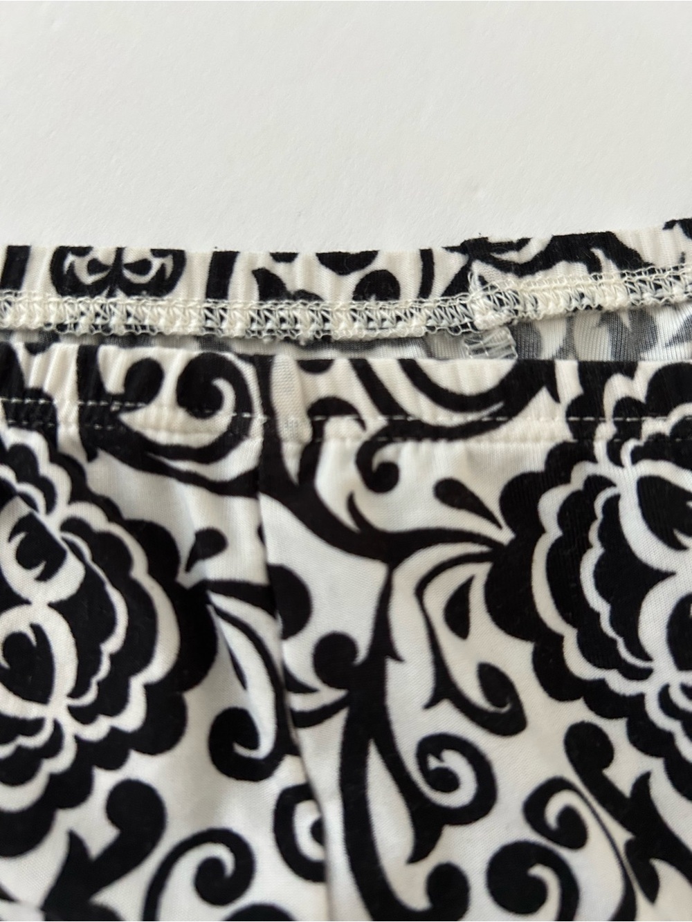 SUPER COMFY LOUNGEWEAR - Picture 3 of 3